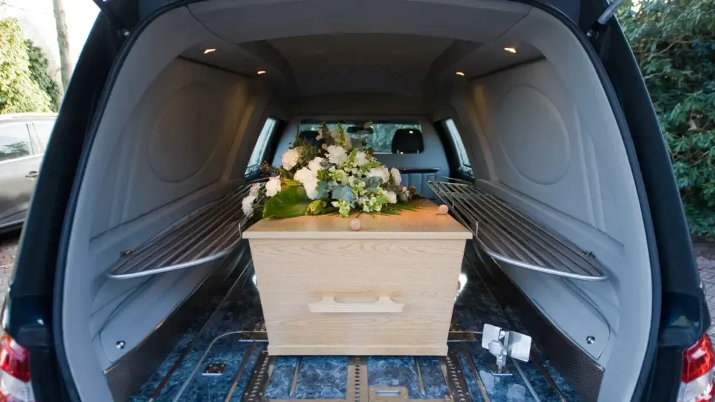 How to Write a Funeral Invitation: Examples & Etiquette Guide