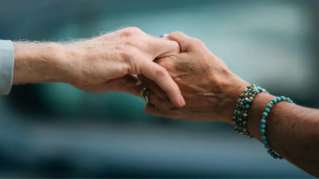 What to Say on a Death Anniversary: Heartfelt Messages & Quotes