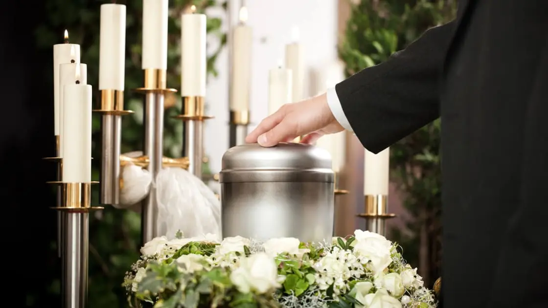 Who Attends a Private Cremation?