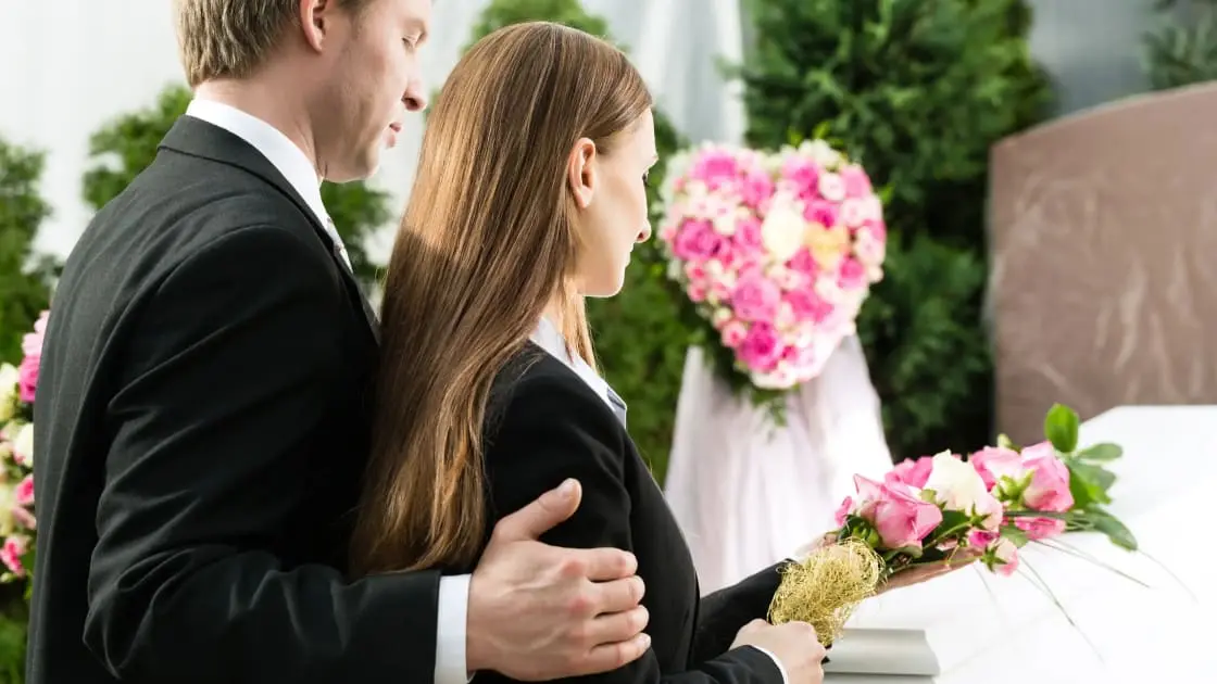 What to Say at a Funeral Speech: Tips and Examples