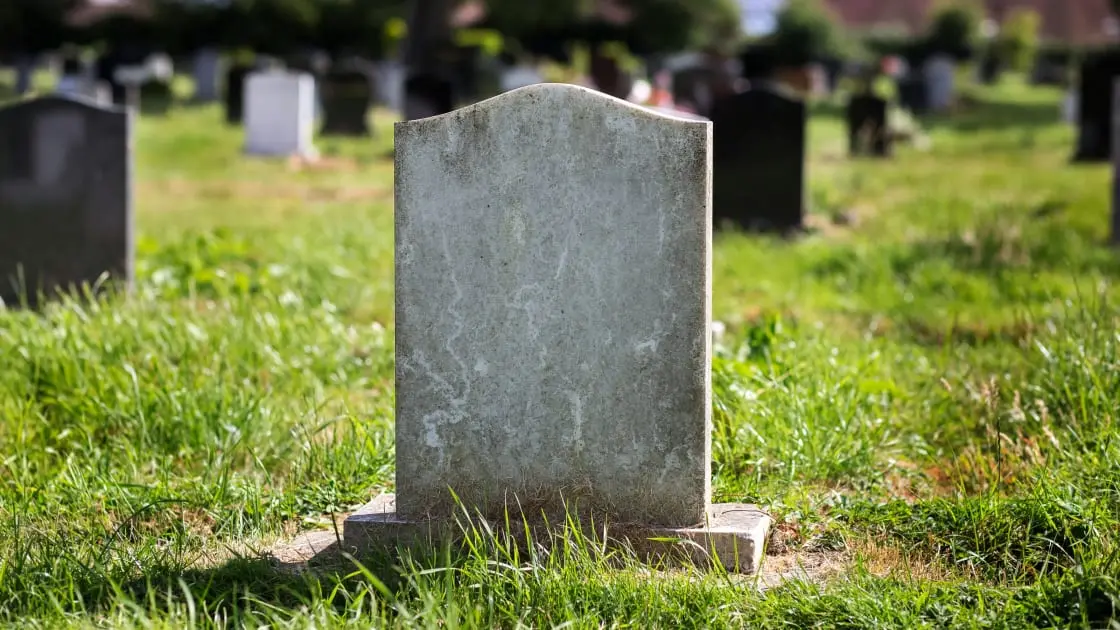 Simple Grave Designs That Reflect Elegance and Quiet Meaning