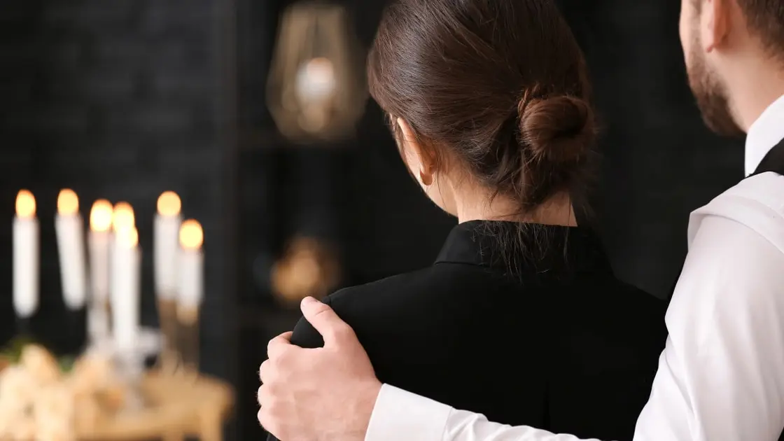 Memorial Service vs Funeral: What’s the Real Difference